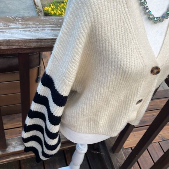 Truly, madly, deeply sweater - Picture 11 of 13